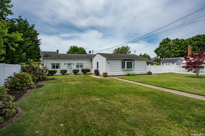 Set on a huge 100x100 lot this Ranch has 2/3 bedrooms, formal dining room, eat in kitchen, huge great room w/vaulted ceilings and skylight offering a ton of natural light. Big walk in closet and pull down attic with tons of storage. Enclosed patio with Pella sliders perfect for entertaining.