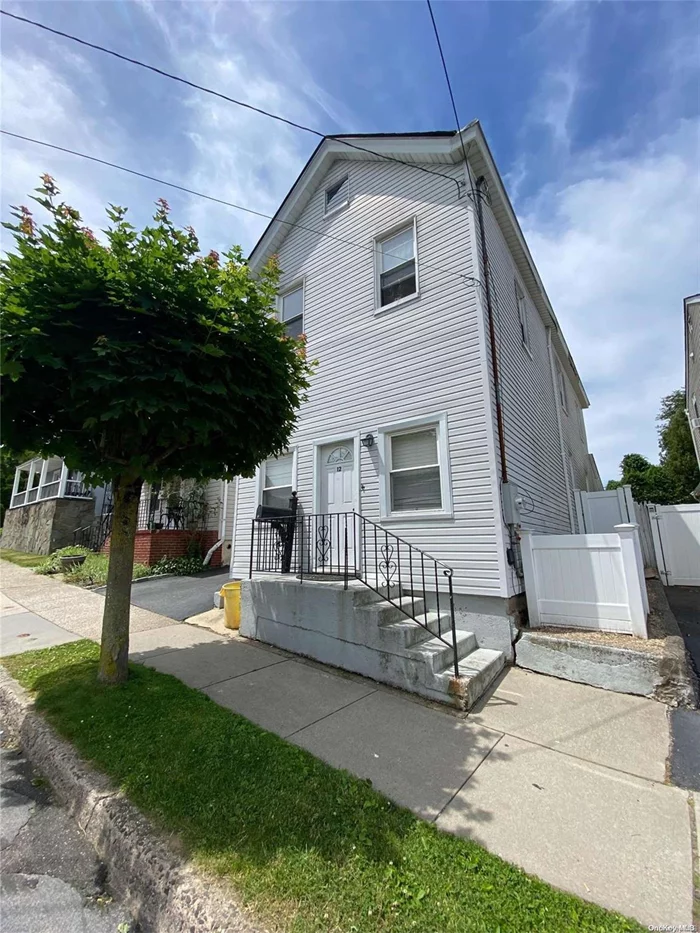 Charming 3 bedroom 2 bath inline colonial with living room, dining room, eat in kitchen, with amazing potential within walking distance to shops, dining, & transportation.