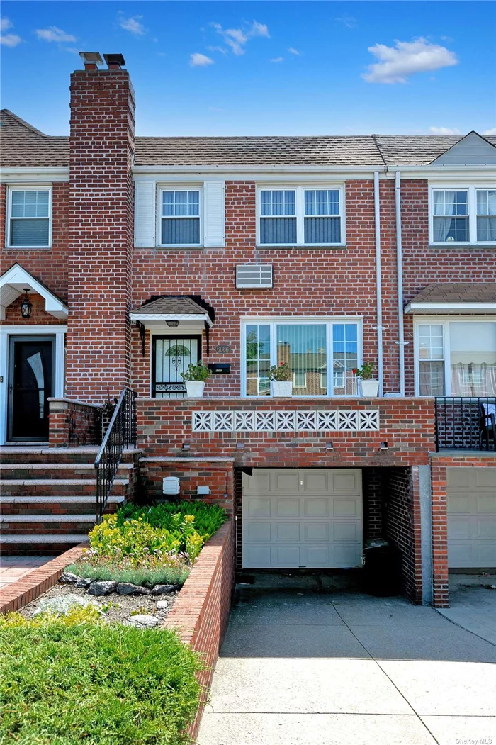 One family 18&rsquo; sidehall on a lovely tree lined street in Maspeth off of Eliot Avenue. Close to Our Lady of Hope Church. This home has 6 rooms, 3 bedrooms, full finished basement, private yard and 1 car garage and private driveway in front.
