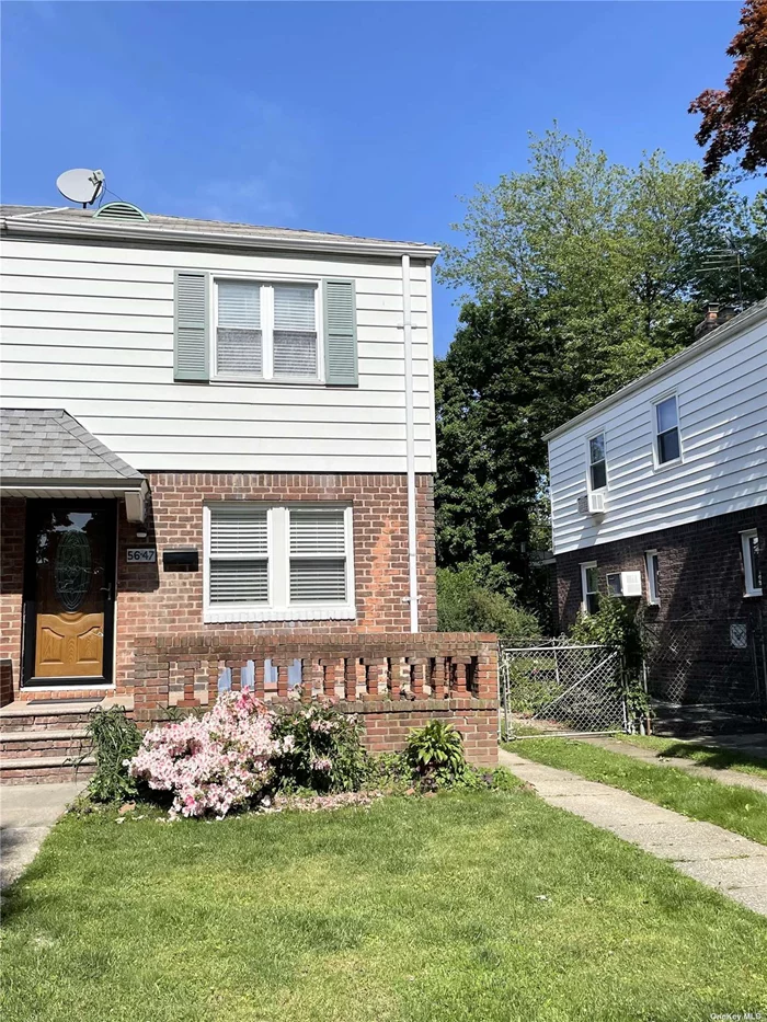 Bayside 1-family semi-attached whole house for rent. 2-bedrooms and 1.5 baths. Exterior features front porch, grass front yard, extended driveway, partial paved and grass backyard. Excellent School District 26. Minutes from shopping and dining on both Northern Blvd and 188th St, Cunningham Park. Q-30 bus stop, Bayside L.I.R.R. station, Clearview and Long Island Expressway.