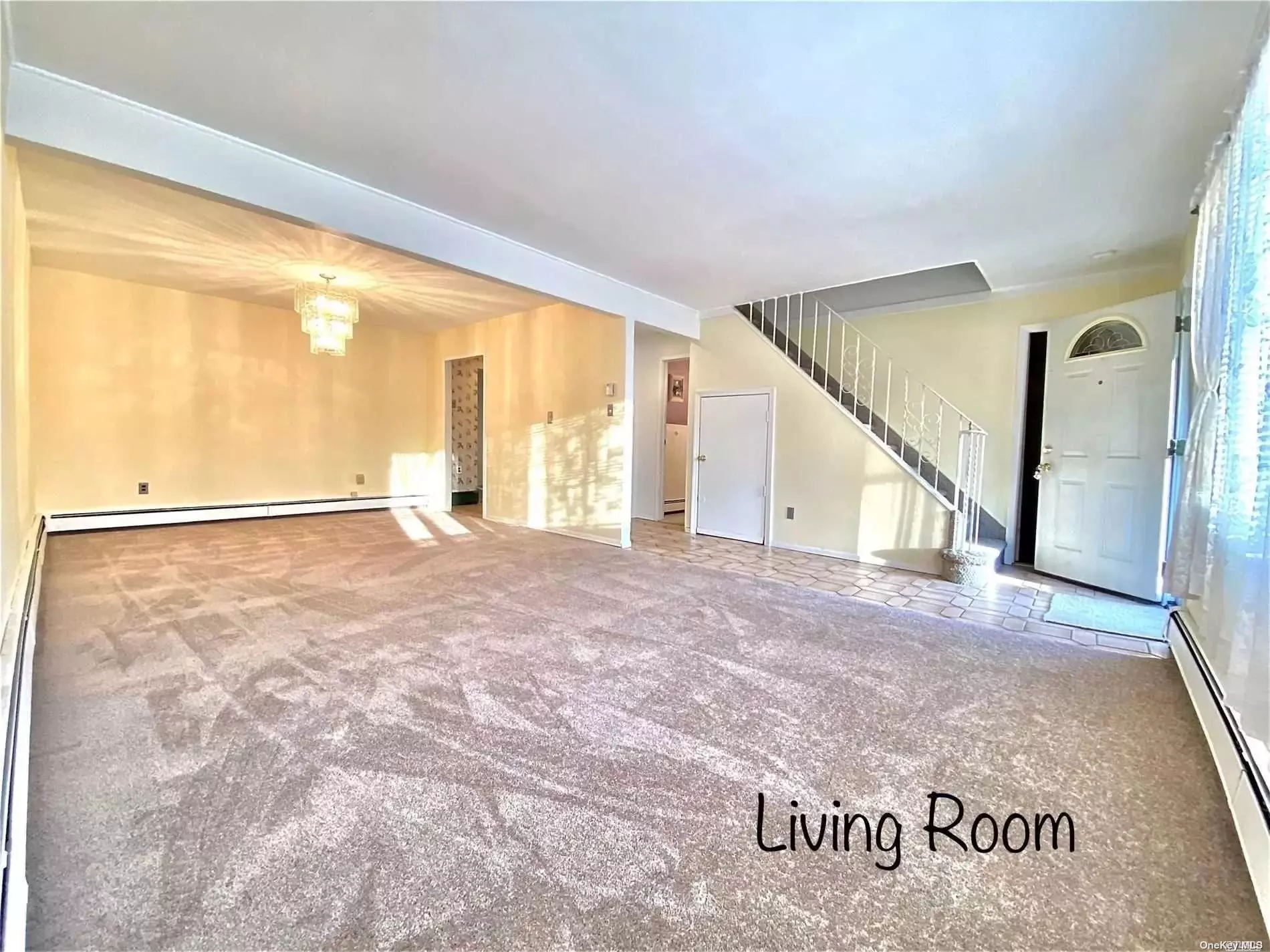 Spacious and bright rooms including family room, fence yard, laundry room and more. Property Walkthrough Available.