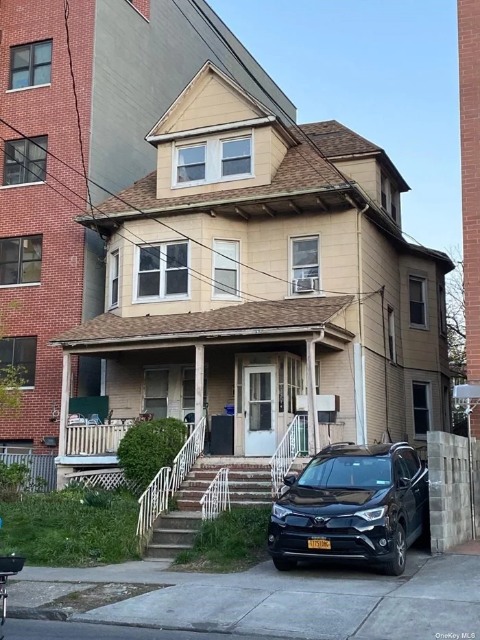 R6 Zoning, Lot 33x125, Excellent Location In Center Of Flushing, Great Development Opportunity, Convenient To Main Street/Skyview Mall/#7 Train/LIRR/Restaurants/Supermarkets/Stores/Park.