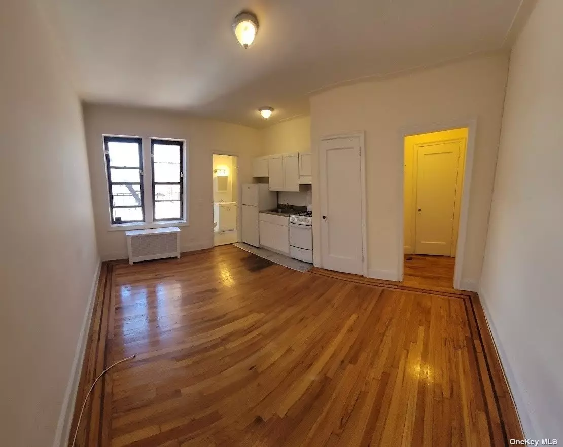 Cozy Studio Apartment For Rent In A Prime Area Of Sunnyside! The Unit Features High Ceilings, Hardwood Floors And Large Windows. A Well Maintained Building Offers Laundry In The Basement, A Live In Super And Is Steps Away From The 46th St-Bliss St Stop On The 7 Train. The Building Is On Queen Blvd And 45 St.