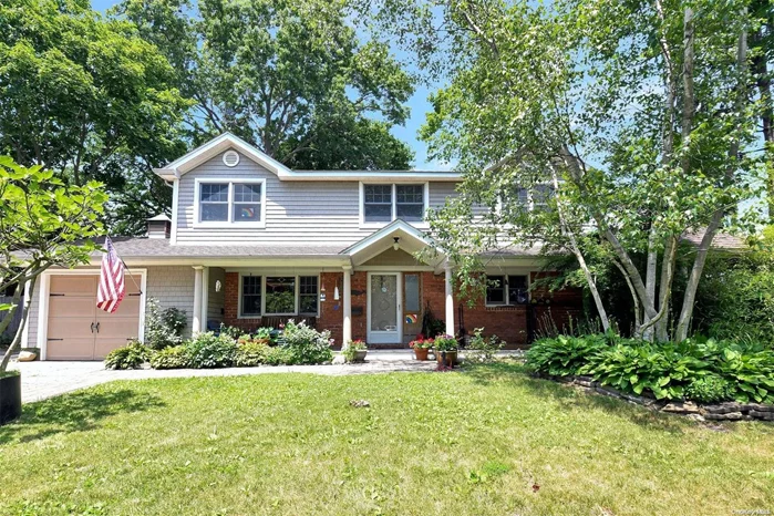 Extended split with 5 b/r&rsquo;s located in the desirable Elwood blue ribbon sd which also won the top 10% of schools in NY for 2022. Large extension on main level features fbath with oversized shower, dressing area and large b/r with sitting area. Can be possible m/d or home office with sep entrance. Vaulted ceilings in livrm w/stone fpl. Hw floors in livrm, d/r and in 3 b/r&rsquo;s. Andersen windows 5 yrs old exc for livrm & d/r. Architectural roof approx. 7 yrs old. Gas already in the house & being used for dryer & gas stove. Oil burner & hw heater 5-7 yrs old. Fully fenced yd. Upstairs bath is 10 yrs old with relaxing whirlpool tub. 150 amp elec. Den with ent to garage. Reverse osmosis water filter in kit. Covered front porch. Very large home; waiting for your touches. Close to parkways, stores , busses, beaches & LIRR.