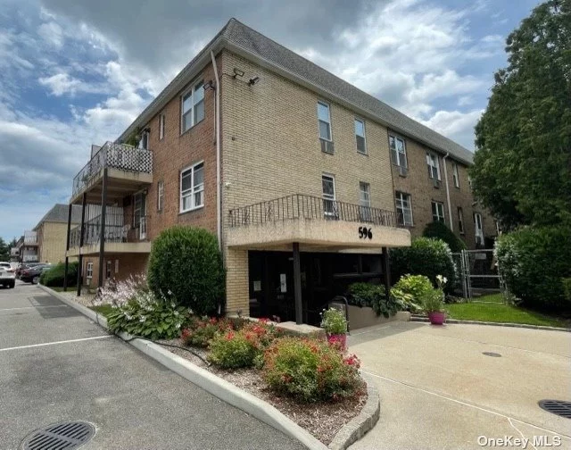 Beautifully Updated & X-Large 1-Bedroom Condominium in S. Lynbrook w/ a Private Terrace & 2 Free Parking Spots! This Unit Boasts A New Kitchen W/ 40 Wood Cabinets/Quartz Ctrps/Undermount Lighting, Updated Bathroom w/ Tub, Large Lr, Huge Formal Dining Rm, King-Size Bdrm W/ 2 WIC&rsquo;s, 2 New Wall A/C&rsquo;s (Wifi Operated) & a Low Common Charge Fee Of Only $333/Month Incl&rsquo;s Heat/Water/Gas/Strg Spot/Ig Pool & Parking! This is the Largest 1-Bedroom Layout in the Building & comes w/ 2 Parking Spots (1 in Heated Underground Garage & 1 Outside). Building Lobbies were Just Tastefully Renovated & Hallways Painted!  Cats are Permitted, Sorry No Dogs! Close to LIRR & Stores. Wow...One of a Kind...Must See!