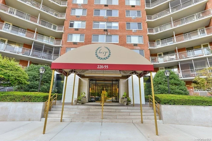 Fantastic Opportunity to Customize this Spacious Studio in Lakeside Towers to Your Liking! The Unit Features a Bright Living Area with Lake Views, and Loads of Closet Space. This 24 Hour Doorman Building with an Outdoor In-Ground Pool is Conveniently Set Near Parks, Shops, and Transportation.