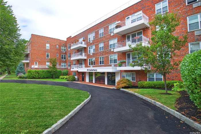 Spacious and Bright One Bedroom Co-op for sale at beautiful 25 Canterbury Road in Great Neck. Newly renovated kitchen and bathroom with large living room and closets galore! This building has a live in Super, an elevator, a beautiful new lobby and low monthly maintenance! Enjoy heated garage parking with your own reserved spot. Beautiful building on a tree lined street close to the LIRR, Park and Town. Enjoy all the amenities that Great Neck has to offer including Steppingstone Park and Parkwood Pool.