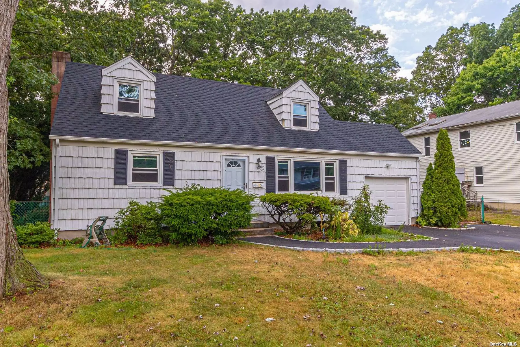 4 Bedroom, 2 Full Bath Home with Great Backyard. West Islip Schools. All Applications Thru NTN.