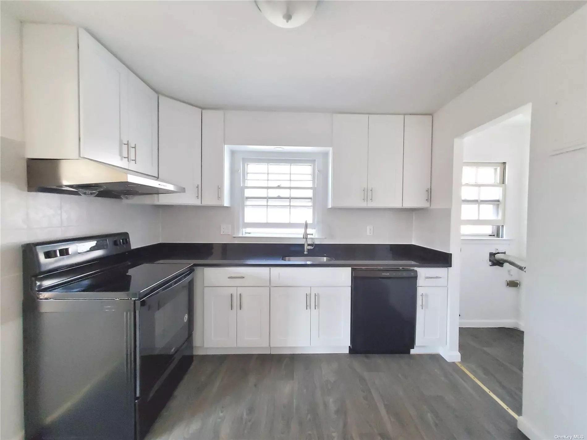 3 Bedroom And 2 Full Baths In A Duplex Apartment With Washer And Dryer Allowed. Includes 2 Parking Spaces! Footsteps To Ps 203, Cardozo High School, And Express Buses To Manhattan. Close To Major Highways, Supermarkets, And Restaurants.