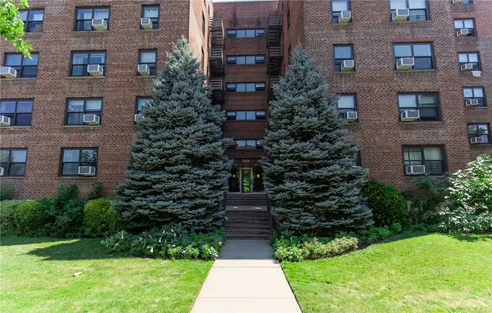 Welcome to Windsor Park! Newly Listed Apartment Features Enormous Amounts of Sunlight & Hardwood Floors. Updated Kitchen Features Cherry Wood Cabinetry and Separate Dining Area, Updated Bathroom, Large Bedroom and Lots of Closet Space. Near Schools, Shops, & Transportation