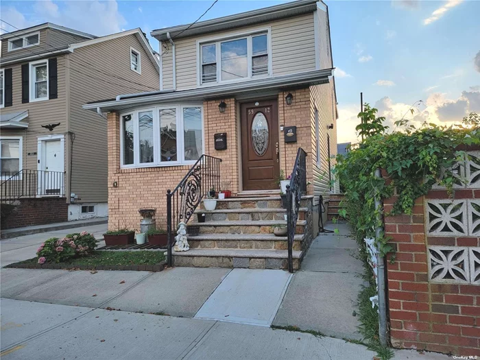 Newly Renovated Home Featuring 2 Beds 2 Baths With Stainless Steel Appliances and Quartz Counter Tops. Includes Beautifully Manicured Backyard and Driveway. Close To Schools, Parks, Foods stores, Shopping Centers, Major Highways, Express Buses to Manhattan and Public Transportation and Much More!