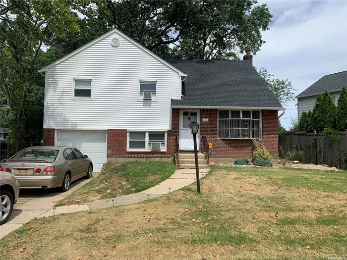 Split Level in Plainview, 4 Bedrooms, 1.5 Baths, Hardwood Floors throughout, New Roof, Fairly New Furnace. Attached 1 Car Garage. Cement Patio and large back yard on Oversized Property. Endless Possibilities. Needs your finishing touch.