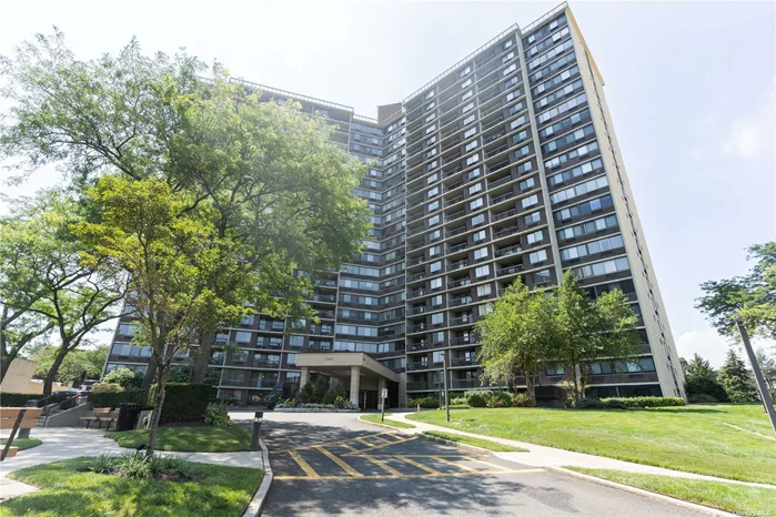 Freshly Painted Apartment Features Spacious Living Room with Sliding Doors to Balcony, Kitchen with Dishwasher, Updated Bathroom & Walk in Closet. New Carpet Will Be Installed in Bedroom. Welcome to Bay Club! Condo Amenities Include Pool & Health Club