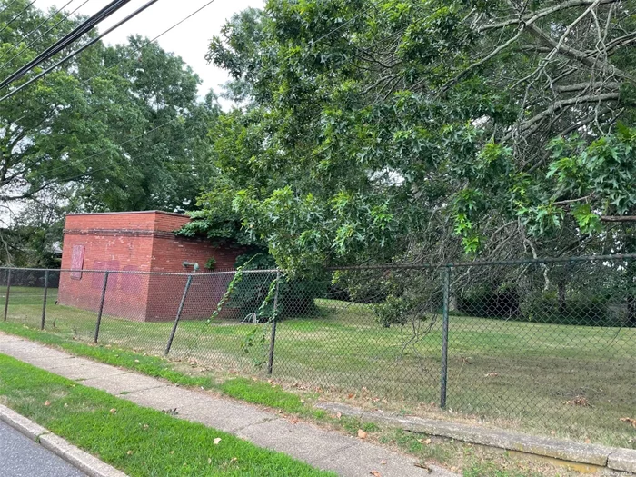 Calling All Investors and Builders ... Amazing Opportunity to Develop This Property. Across the Street from Robbins Lane Elementary School...Sold AS IS