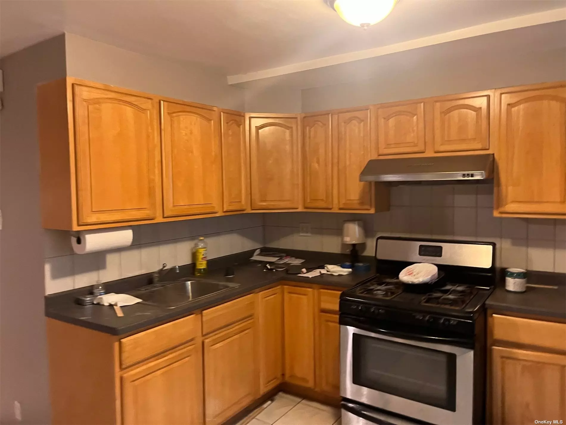 Lovely 1st floor apartment in Fresh Meadows. 1 bedroom, 1 Full Bath with Eat in kitchen. Close to All.
