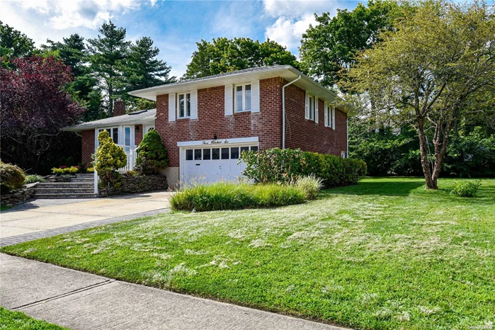 Split level home located in Jericho with Syosset schools just renovated new kitchen and baths, appliances gorgeous hardwood floors just painted two car garage gas heat and cooking three skylights flood this home with natural light. Must See!