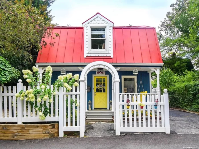 Charming Storybook Cottage, Step inside: 2 beds, 1.5 baths, renovated top to bottom, vaulted ceilings, lots of natural light, skylight in the kitchen, easy flow for entertaining inside and out, sitting porch with swing, private fenced in yard with grass, beautiful flowers and rock gardens. Private driveway. Steps to town, shops and beach. Create your own story in this Charming Storybook Cottage., Additional information: Appearance:Diamond, Interior Features:Lr/Dr, Separate Hotwater Heater:Y