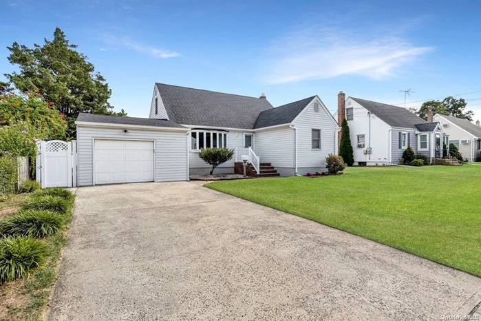 Well appointed and fastidiously maintained home in Blue Ribbon West Babylon Schools. Deceptively big with lots of living space, storage, and an over-sized 1 1/2 car garage! Freshly painted and carpeted along with new luxury vinyl flooring, appliances, and roof are just some of the recent improvements. Tremendous backyard wrapped in clean white vinyl fencing is a blank canvas awaiting your green thumb. Heat your home comfortably this winter with natural gas heat and fireplace! The savings continue because taxes with STAR are only $9200- Hurry because it won&rsquo;t last; just unpack and move right in!, Additional information: Appearance:Mint, Green Features:Insulated Doors, Separate Hotwater Heater:yes