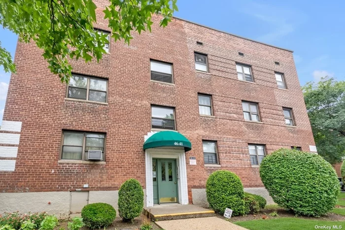 Super Sweet & Sun Soaked Two Bedroom Unit on the Lower Level Features Oak Floors, Kitchen with Quartz Countertops, an Updated Bathroom with New Sink and New Tile Floors. Conveniently Located Near Schools, Shops, Transportation, and the LIRR.