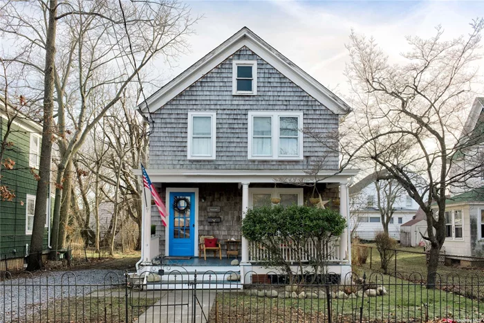 Adorable 4 Bedroom Off Season Rental In Historic Greenport Village. Easily Access All The Amenities That Village Life Has To Offer, Restaurants, Shops, Beaches, Wineries, Museums, And More!