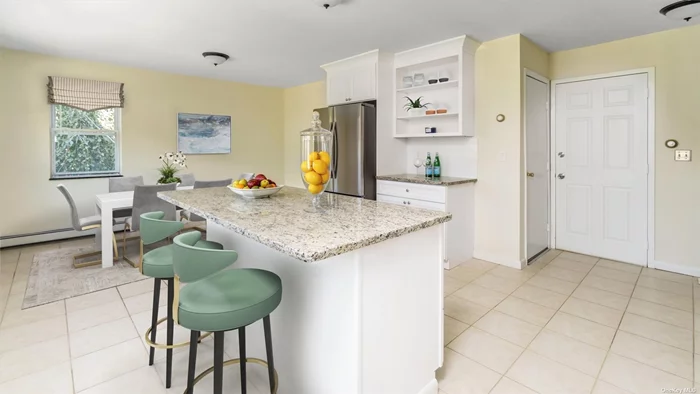 Beautiful sunlit and renovated 2 story unit. Large balcony , garage , and washer dryer hook up. Close to transportation , shopping , dining, beaches, parks, golf course, and museums.