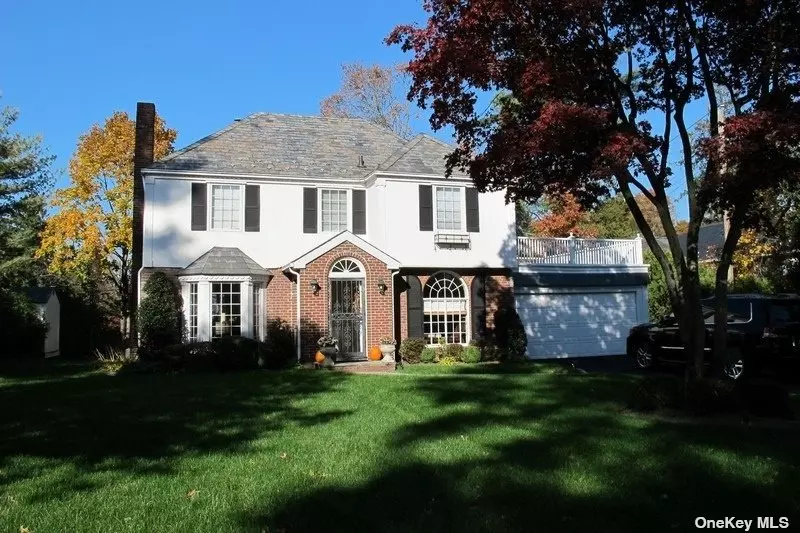 Beautiful Center Hall colonial located in South Strathmore - 3 bedrooms, 2.5 baths, family room, kitchen with breakfast nook, living room, formal dining room, hardwood floors throughout. 2-car garage & private rear yard. Close to Munsey Park Elementary School and Americana Shopping. Convenient to all. Small pet.