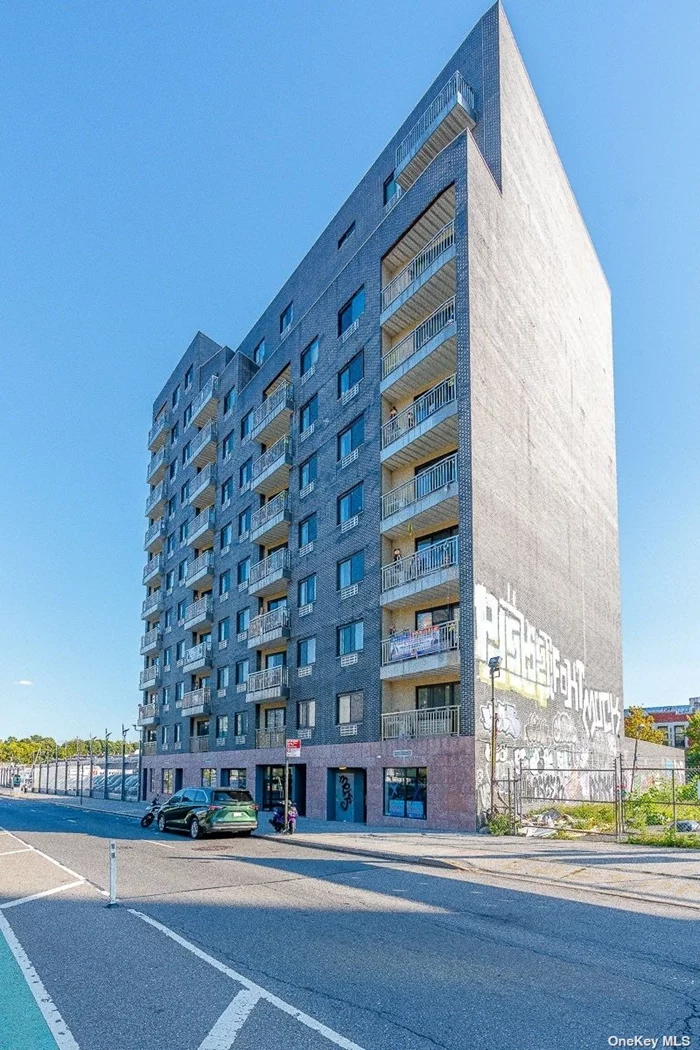 Brand new 2 bedroom, and 2 bathroom condo for rent located in the heart of woodside. Close to subway #7, E, F & M train The apt features hardwood floor, Granite counter top with stainless steel appliances, beautiful skyline view from balcony. Only cold water is included.