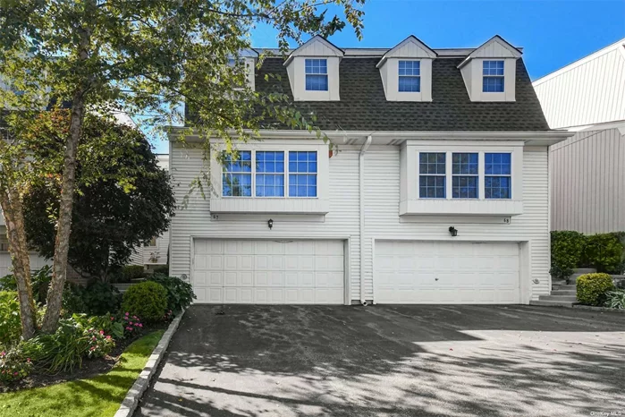 Located in Hidden Ridge condominium in Syosset school district, this Summit unit is perfectly sited along a private, lush greenbelt. Custom designed 3 bed / 4 bath has a finished basement and 2 car garage. Easy living abounds in this community featuring a pool, tennis courts , playground and clubhouse.