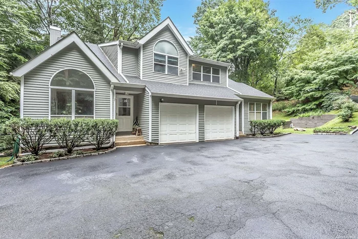 Beautiful, Bright and Updated 3 Bedroom, 2.5 Bath Rental. Stainless Steel Appliances, Washer/Dryer included on first floor, Garage and Large Deck. Privately surrounded by lush foliage yet conveniently located near Beach, Town, Restaurants etc. Looking for Month-to-Month Renter. Possible Rent to Buy Option.