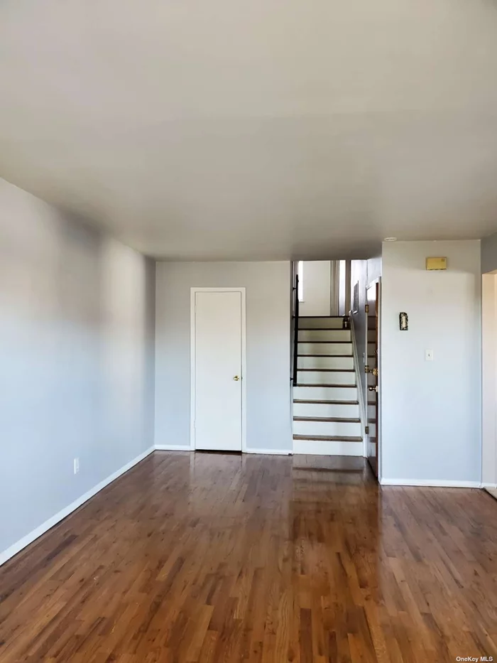 spacious duplex unit in Bay Terrace area in good condition. Convenient to shopping and buses to Manhattan and Flushing.