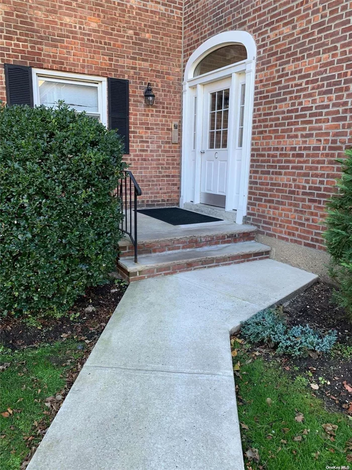 Immaculate 1st floor Garden Apt in the heart of Lawrence featuring a large entry foyer and open concept kitchen. A large Living room/Dining room overlooking the courtyard. Grounds are magnificently maintained.