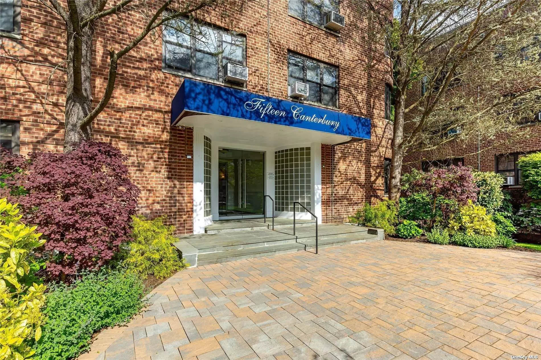 Jr. 4 - 1 BR in Co-op with some of best financials in town! *Great Use of Space with Open Layout *Features a foyer, LR/Dr, DA now used as Office *Ample Br w/3 Closets. *Updated Galley Kitchen & Bath *Short Walk to LIRR, Buses, Shops & Restaurants * Laundry, Package, Storage & Bike Rms * WL Parking but Village Indoor/Outdoor lots nearby * Sticker for Street Parking $10/2 yrs *Enjoy many GN Park amenities. *No Renting * No Investors/Owner Occupied with Shareholder(s) on Title *No Open Houses - Prior appts.only. Masks required.