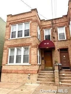 3 BEDROOMS APARTMENT FOR RENT IN RIDGEWOOD! 3 bedrooms/1 bath on 1st floor, 1178 sq ft, semi attached, lots of windows, high ceiling, modern kitchen, hardwood floors, plenty of closets for storage. close to the public transportation: M & L train. Bus:Q38, Q39, Q54 & Q58. Supermarkets & shops are minutes away.