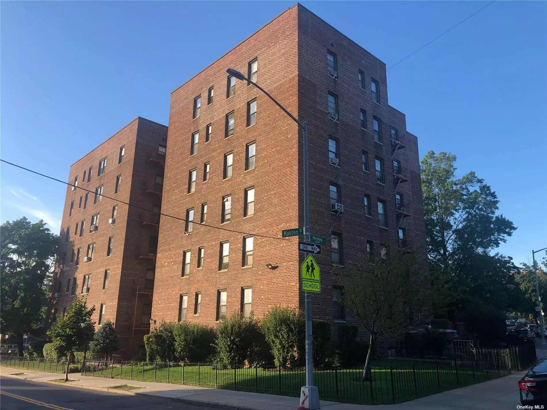 Sale may be subject to term & conditions of an offering plan. A Large Pet Friendly 1BR 1Bath Coop apartment in the heart of Briarwood, conveniently located Near The E/F Subway, Bus-stops and major expressway. Elevator Building, 4th floor unit with Southeast Exposure, Maintenance/HOA include all utility and Property Tax. Flip Tax is 5% , No Sublease is allowed. Need Good Income and Credit reviewed by the COOP Board and Board Interview Required.