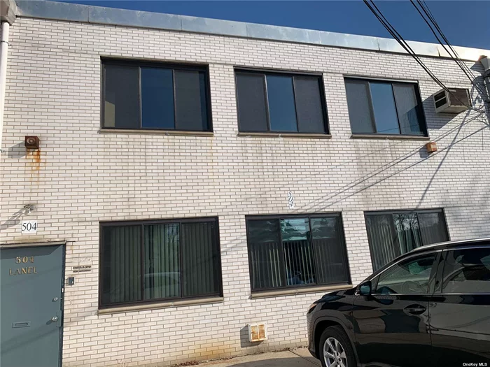 Space for rent 2nd floor 2000sq feet, , Can be used for Office space,  Storage, or Ware house Light Industrial Building, Large Office Building, New heating& cooling System. OSE @ Parking.