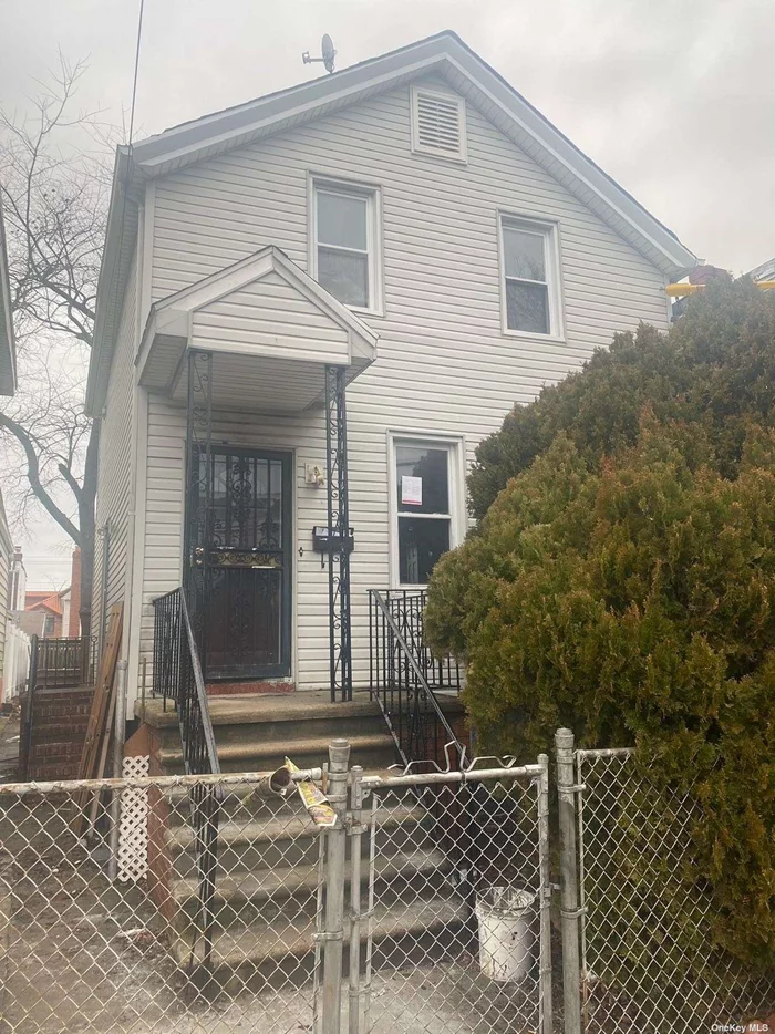 Detached Single-Family home. Located in a quiet residential area in College Point. Two stories with 3 Bedrooms, 2 Full baths, and a finished basement. Walkable distance to Q20A, Q25, and Q65. Close to shopping, restaurant, and park.