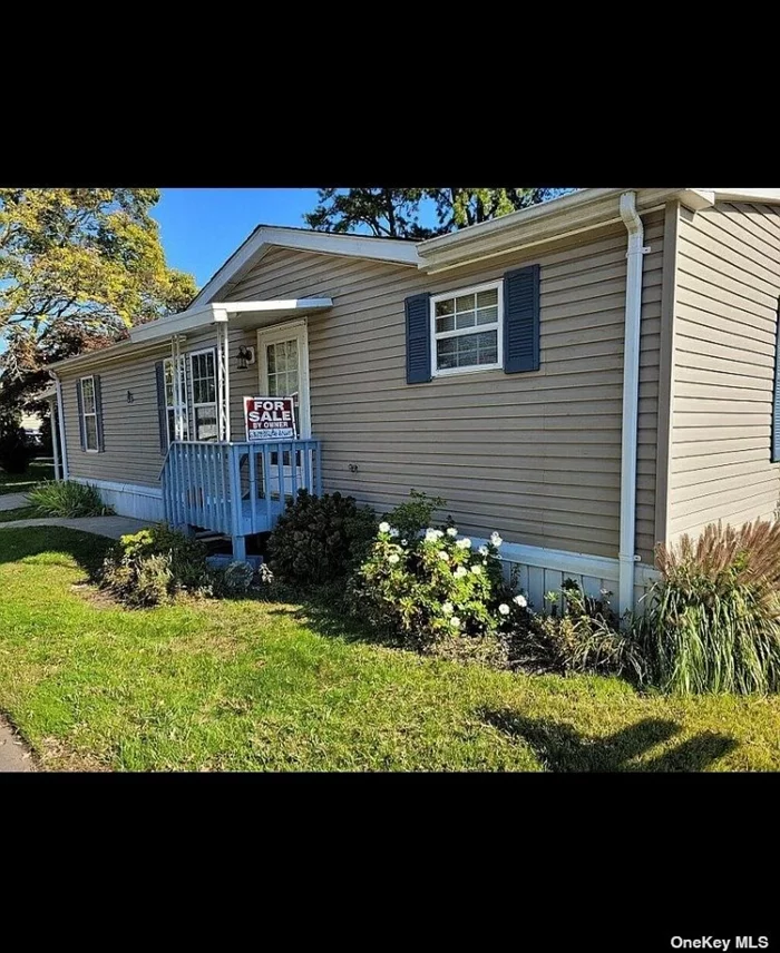 WELCOME TO GLENWOOD VILLAGE, A 55 AND OLDER MANUFACTURED HOME COMMUNITY. 2 BEDROOMS, 2 FULL BATHS. ENCLOSED SUNROOM WITH HEAT CAN BE USED FOR OFFICE/DEN. MOVE IN READY. PERFECT FOR AFFORDABLE, LOW MAINTENANCE LIVING ON LONG ISLAND. HOA IS 609.00 INCLUDES WATER, SEWER, GARBAGE AND SNOW REMOVAL.