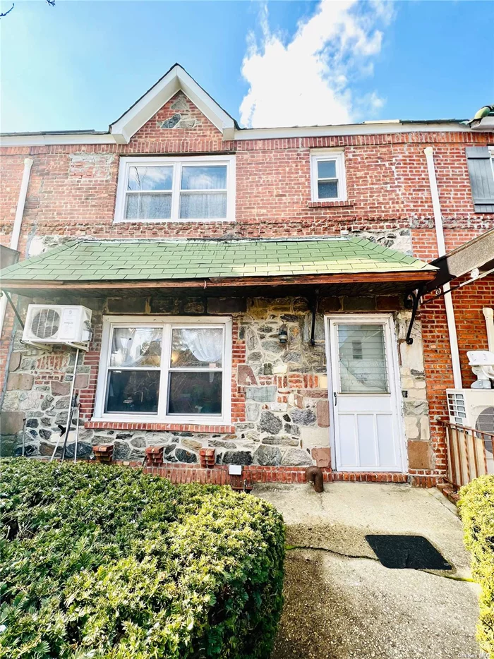 Attached single family home, solid brick, in a convenient Woodside location. Built 20&rsquo; wide by 35&rsquo; long this spacious home has h/w flooring, 3 bedrooms, 2 baths, private parking in rear, finished walk-out basement and more. Near the BQE and local shopping near the Bix Six is close by.