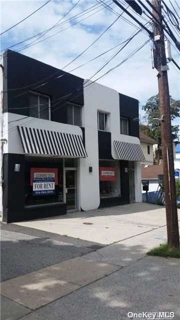 Store Front. Flexible Use Space, 1250Sq. Ft. Plus Full, Store Front. Flexible Use Space. Store Front Windows On Busy Port Washington Blvd. Parking For 4 Cars. Full, Dry Basement W/Rest Room. Great Space For Therapist, Consultants, Chiropractor.....Flexible Lease Terms.