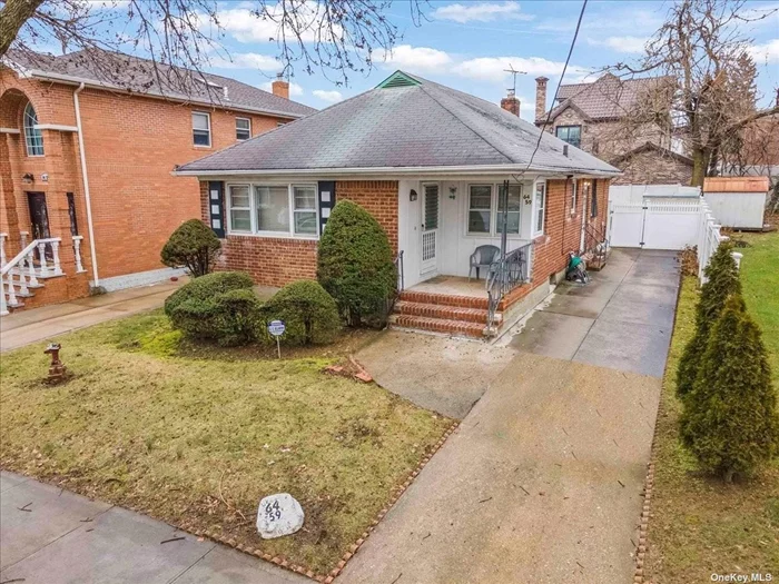 New on market--Prime location in Bayside. 40x100 perfect for rebuild or expansion. Convenient to park, shopping and transportation. School district 26.