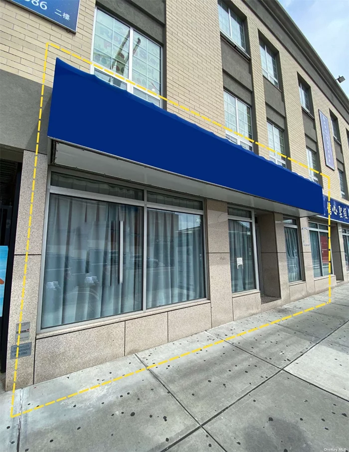 Approx. 950 sq ft Storefront in the Heart of Fresh Meadows For Lease! TAX INCL. Perfect for any kind of business usage! Heavy street and foot traffic. Surrounded by multiple national tenants. Close to Queens College. **All info deemed reliable but is NOT guaranteed accurate.