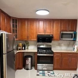 Newly Renovated Large Two Bedrooms Apartment in Oakland Garden, Bayside. Update Eat-In-Kitchen with Granit Counter-Top and Stainless Steel Appliance, Updated Bathroom, Hardwood Floor. Heat is included. Excellent school District 26 (PS 46, MS 74) Great Location. Close to Everything. A Must See.