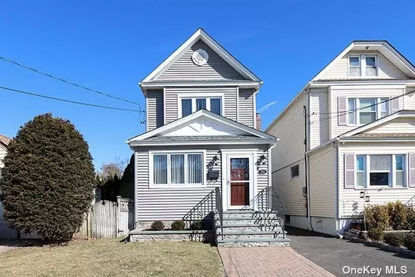 Updated inside and out Beautiful side hall colonial oversized rooms sun filled turn key home .This home features updated wood floors through out, EIK, baths, windows, roof. siding, blue stone steps, pavers, driveway, full finished basement with OSE and much more LOW LOW TAXES Don&rsquo;t miss this one.