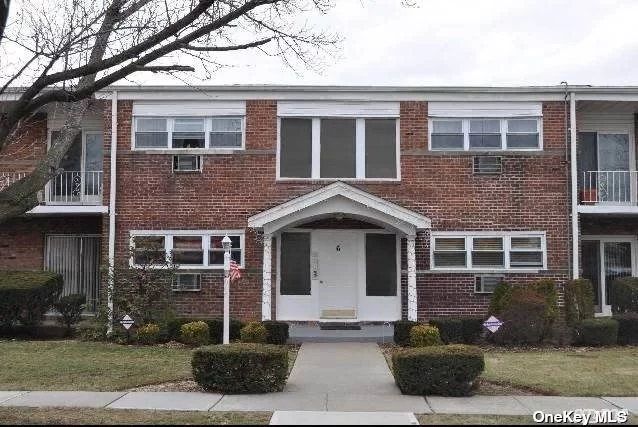 Sponsor apartment. No board approval needed. Large one bedroom spacious apartment conveniently located close to LIRR Station and Town. Enjoy all Farmingdale has to offer. Laundry room in building. Private lot parking available.