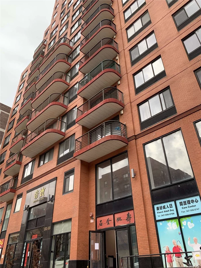 Convenient Location 866 Sq Ft. 2 Full Baths. 2 Bedrooms, 55 Sq Ft Balcony. Close To 7 Train, Lirr, Bus, Restaurants, Adult center, Supermarket, Library, Etc