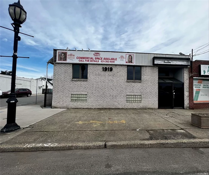Perfect Opportunity to rent a vacant corner lot commercial building located on the prime busy road of Deer Park Avenue. Great exposure for businesses with easy access to all major highways. Building features a total of 4 units.... Unit 1 is 950 sq ft, Unit 2 is 1, 200 sq ft, Unit 3 is 1, 300 sq ft, Unit 4 is 1, 600 sq ft. Each Unit has its own private bathroom: all recently renovated, central air conditioning throughout, storage closets, & more!