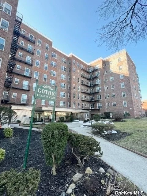 A beautiful one bedroom one bathroom apartment located in Jamaica Hills, Queens. This apartment features bright open living space, hardwood floors throughout, and large closet and storage space. Plumbing, electric, and the electrical service panel has been upgraded. This Co-op building cared with a live-in super, laundry in the building, 24 hour gym, indoor parking and landscaped grounds . Only 3 min to train station (F) train and bus stop makes commute convenient.