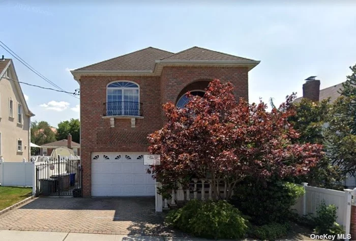 Beautiful Luxury One Family For Rent in Whitestone. 4 Large Br&rsquo;s Plus Office & 3.5 Baths; 3, 000 Sq.Ft, Plus Full 1, 500 Sf Bsmt, 9 Ft. Ceilings Throughout. Central Ac, Open Floor Plan On 1st Fl W/Large Lr W/ Fpl, Granite Flrs On 1F, Impressive Entry Foyer, Beautifully Finished Basement,  Close To All. Has Solar Panel, Electricity bill is low.