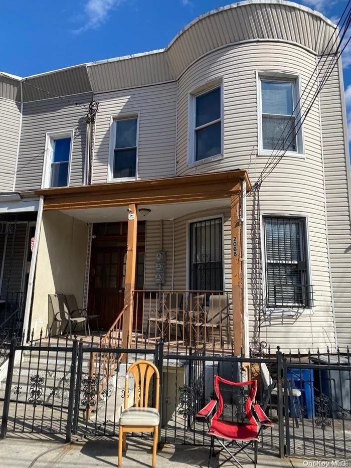 2 Family house 3 bedrooms, 1 Full Bathroom, EIK, LV, Dr for each unit. It has Full fihished basement. So many poisibilities., Additional information: Separate Hotwater Heater:yes