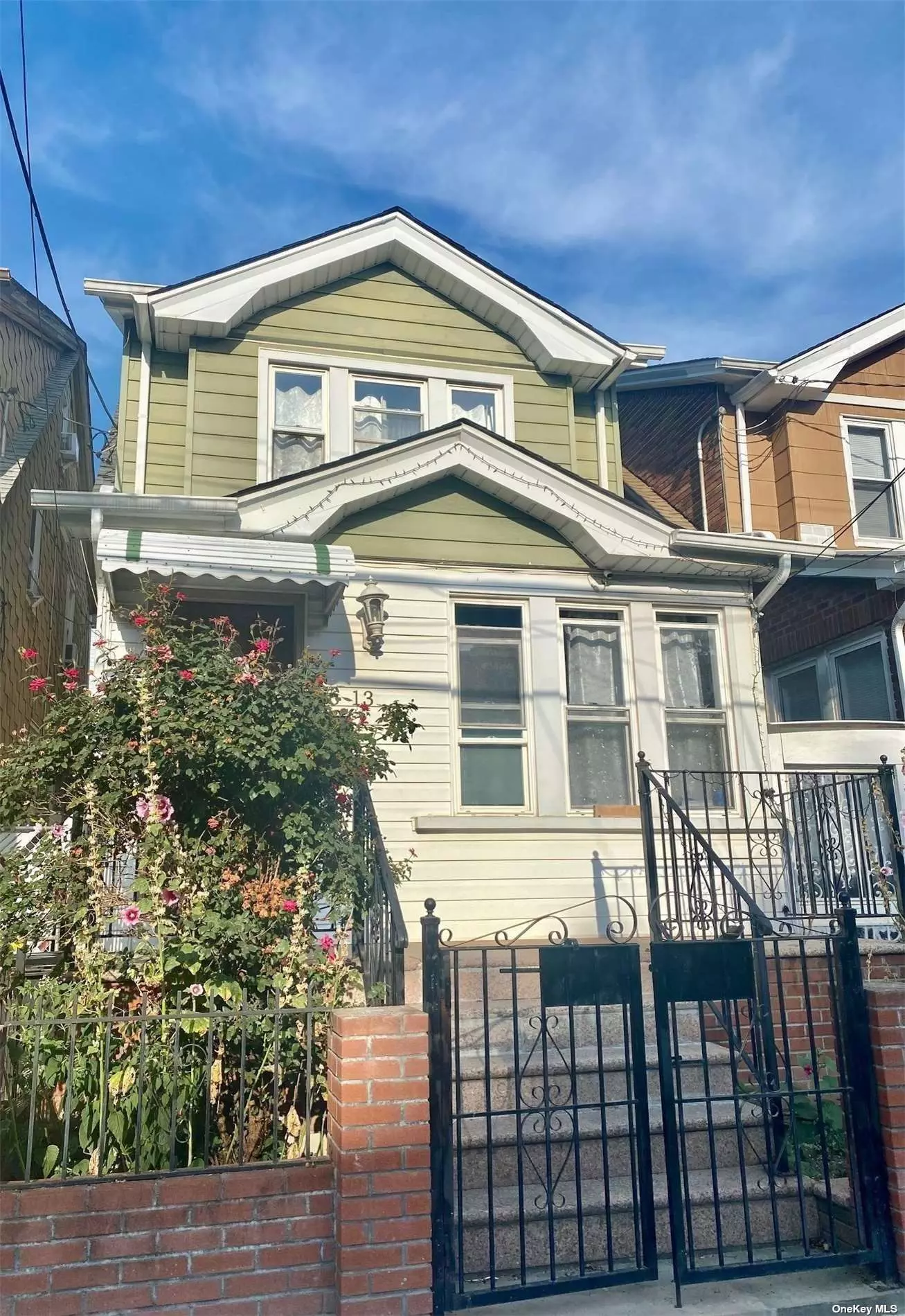 This property is an income-producing property that features 5 bedrooms, and 3 bathrooms. Great locationis 6 mins to the J /Z Train , 4 blocks from lovely Forest Park , close to schools and restaurants. Zoning R3-1 . Skylights to bright up the second floor.